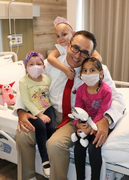 Çocuk Nobeli Lösev Kurucusu ve Başkanı Dr. Üstün Ezer'e